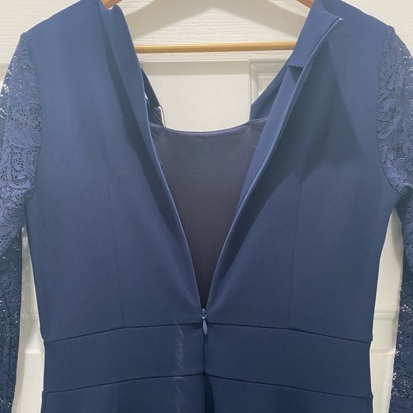 NEW WITH TAGS Navy Blue Dress with Lace Sleeves, Dainty Lace size Medium - Picture 6 of 11